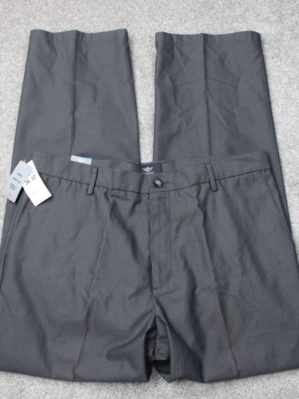 Dockers Pants NWT Mens 36x32 Gray Signature Khaki Classic Fit Flat Front Chino